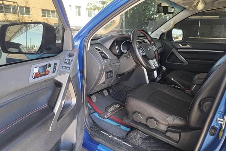 Used Huanghai Weilong 2019 2.4T Gasoline Manual Two-Wheel Drive Sport Edition 4K22D4T Driver Seat