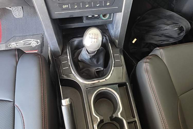 Used Huanghai Weilong 2019 2.4T Gasoline Manual Two-Wheel Drive Sport Edition 4K22D4T Gear Lever