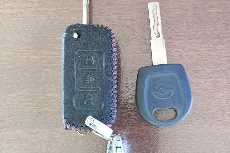 Used Huanghai Weilong 2019 2.4T Gasoline Manual Two-Wheel Drive Sport Edition 4K22D4T Interior 1