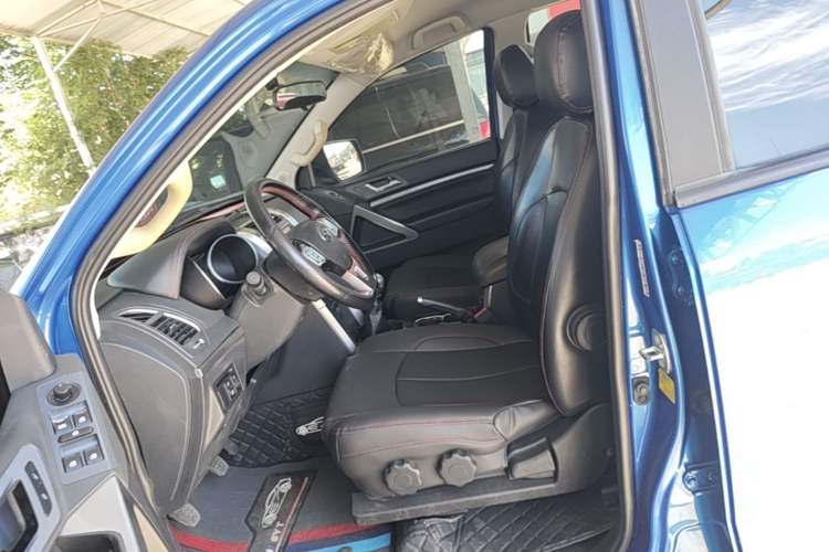 Used Huanghai Weilong 2019 2.4T Gasoline Manual Two-Wheel Drive Sport Edition 4K22D4T Left Front Seat
