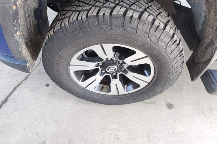 Used Huanghai Weilong 2019 2.4T Gasoline Manual Two-Wheel Drive Sport Edition 4K22D4T Left Front Wheel Hub