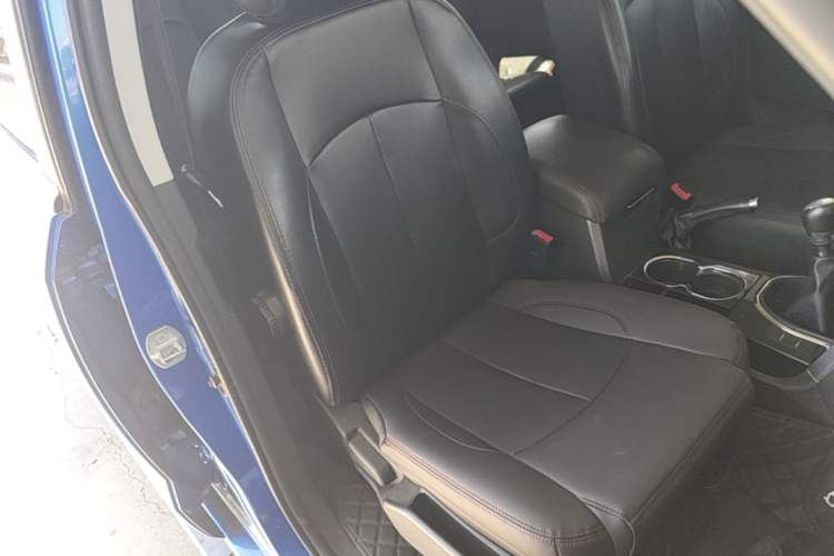 Used Huanghai Weilong 2019 2.4T Gasoline Manual Two-Wheel Drive Sport Edition 4K22D4T Right Front Seat