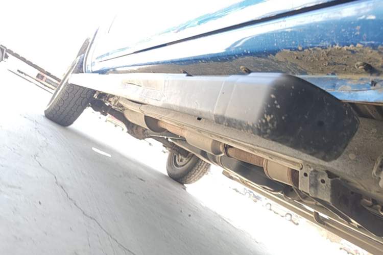 Used Huanghai Weilong 2019 2.4T Gasoline Manual Two-Wheel Drive Sport Edition 4K22D4T Right Side Sill