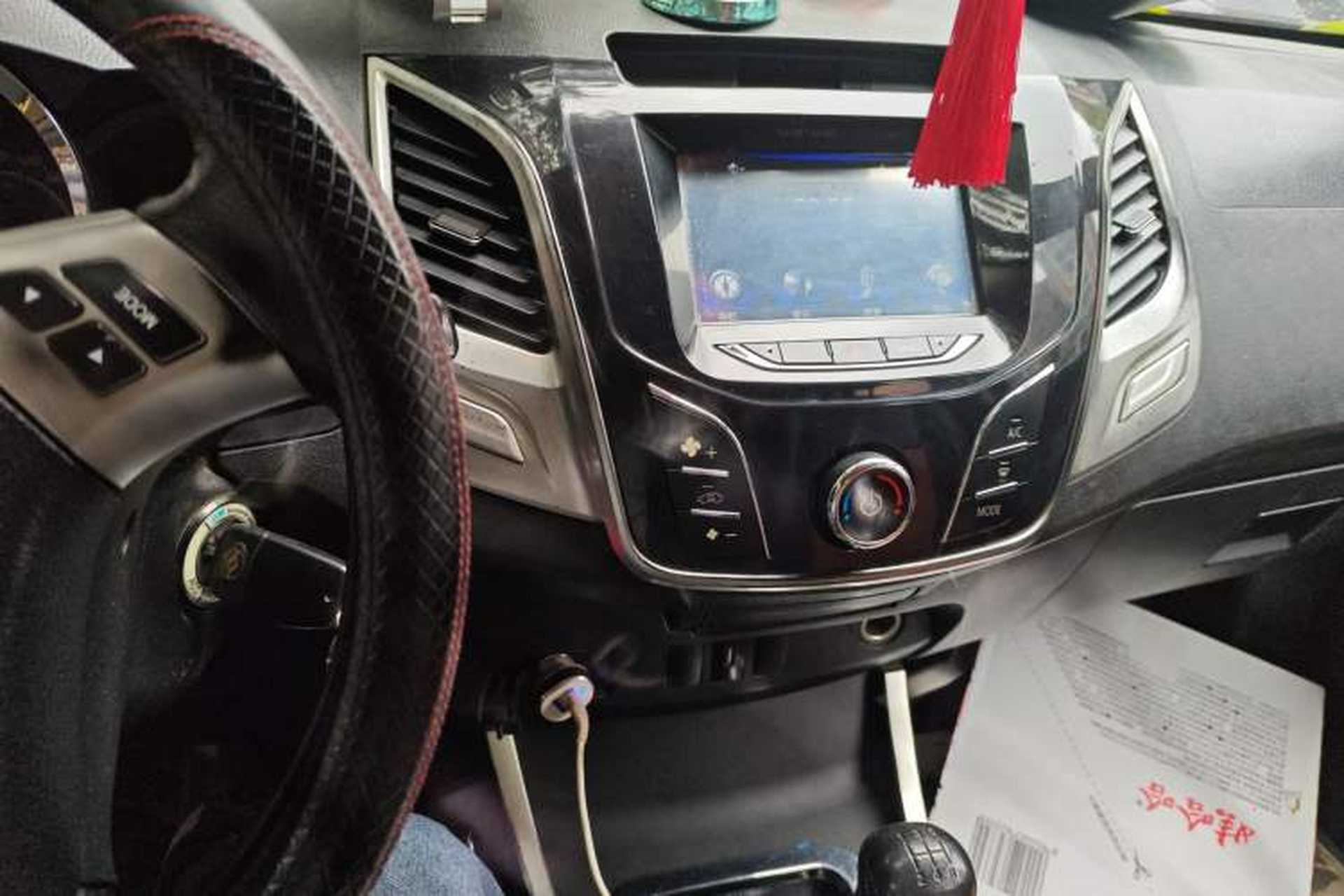 Used Huanghai Xianglong 2016 2.8T Diesel 4x4 Value Edition JE493ZLQ4CB Audio And AC Panel