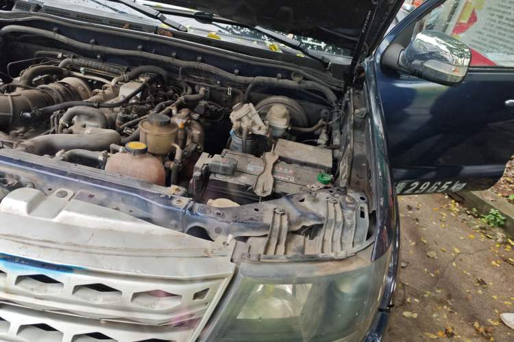 Used Huanghai Xianglong 2016 2.8T Diesel 4x4 Value Edition JE493ZLQ4CB Engine Bay Left