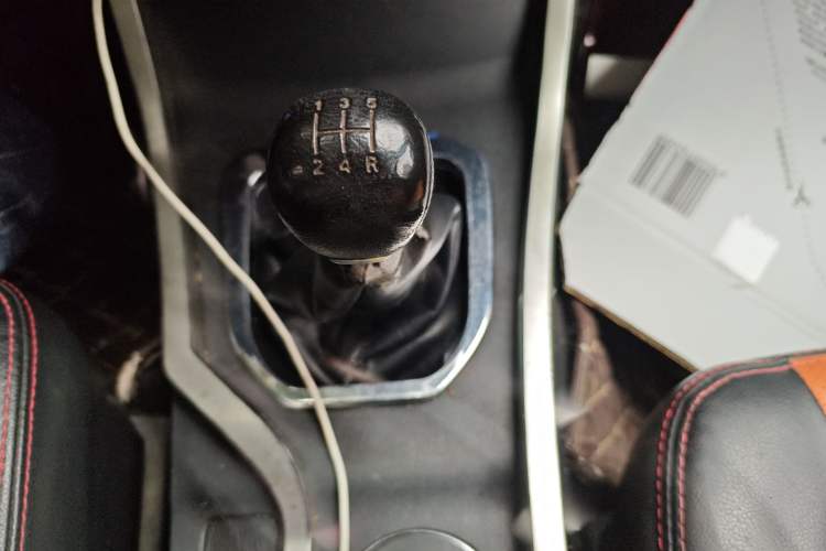 Used Huanghai Xianglong 2016 2.8T Diesel 4x4 Value Edition JE493ZLQ4CB Gear Lever