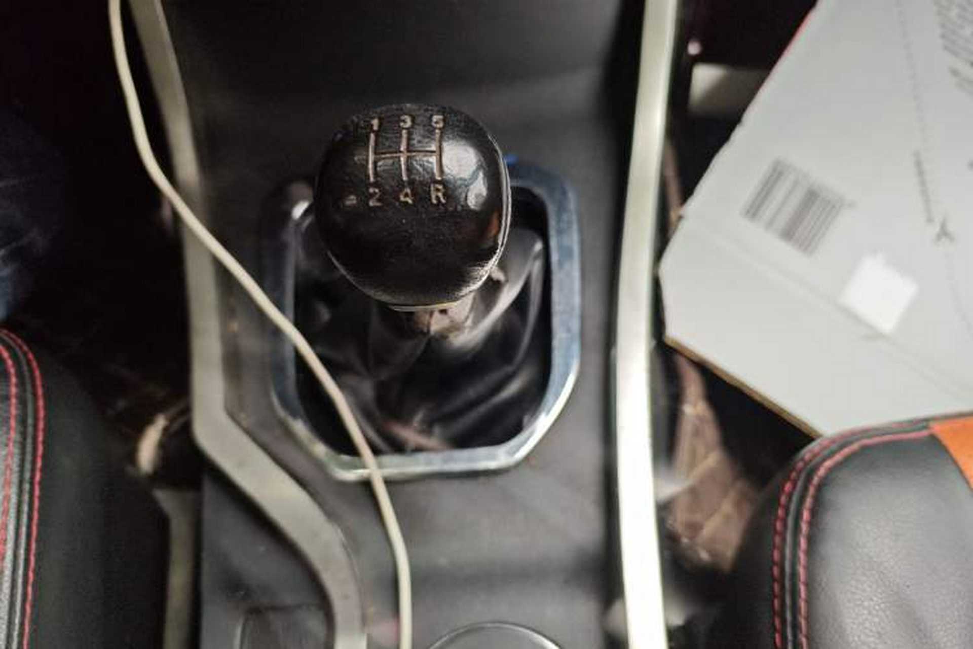Used Huanghai Xianglong 2016 2.8T Diesel 4x4 Value Edition JE493ZLQ4CB Gear Lever