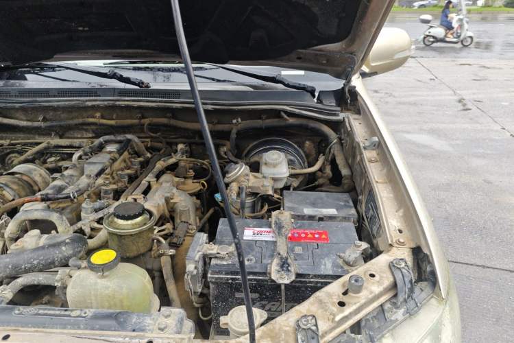 Used Huanghai Xianglong 2014 2.8T Diesel Elite Edition JE493ZLQ4CB Engine Bay Left