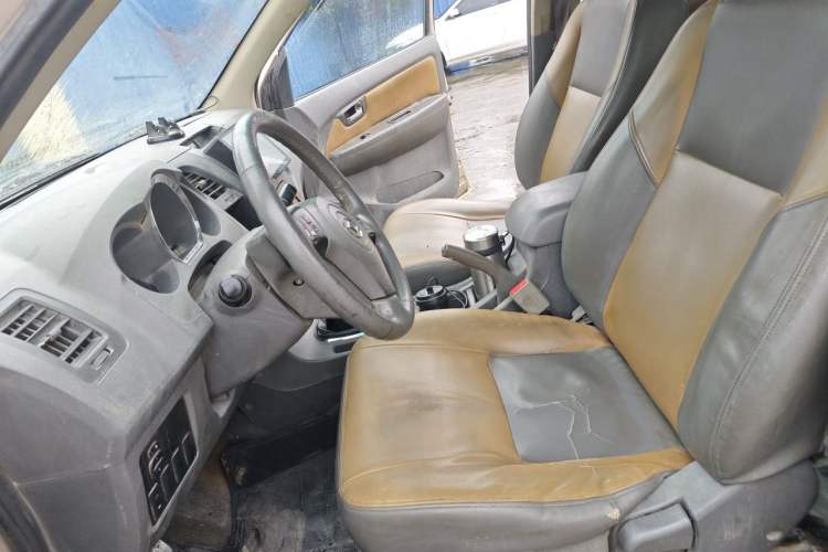 Used Huanghai Xianglong 2014 2.8T Diesel Elite Edition JE493ZLQ4CB Left Front Seat
