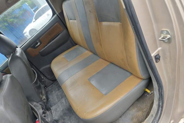 Used Huanghai Xianglong 2014 2.8T Diesel Elite Edition JE493ZLQ4CB Left Rear Seat