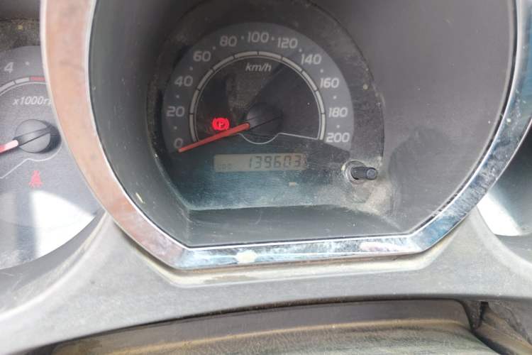Used Huanghai Xianglong 2014 2.8T Diesel Elite Edition JE493ZLQ4CB Odometer Close Up