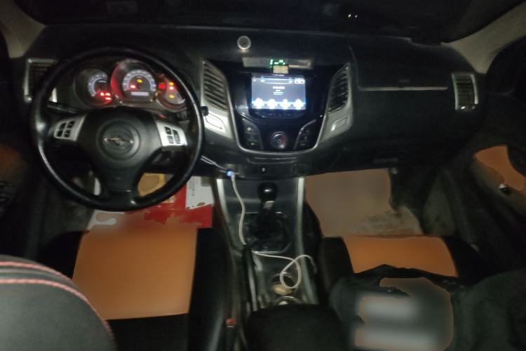 Used Huanghai Xianglong 2015 2.8T N1S Two-Wheel Drive Sport Edition JE493ZLQ4CB Center Console