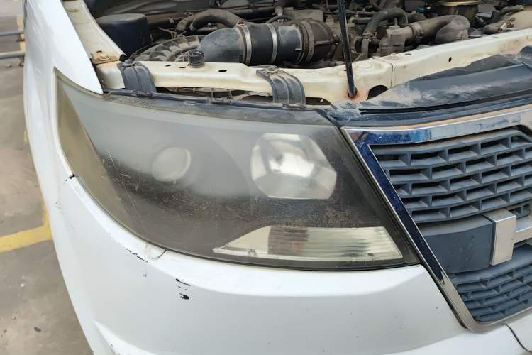 Used Huanghai Xianglong 2016 2.8T Diesel Two-Wheel-Drive Value Edition JE493ZLQ4CB Right Front Headlight