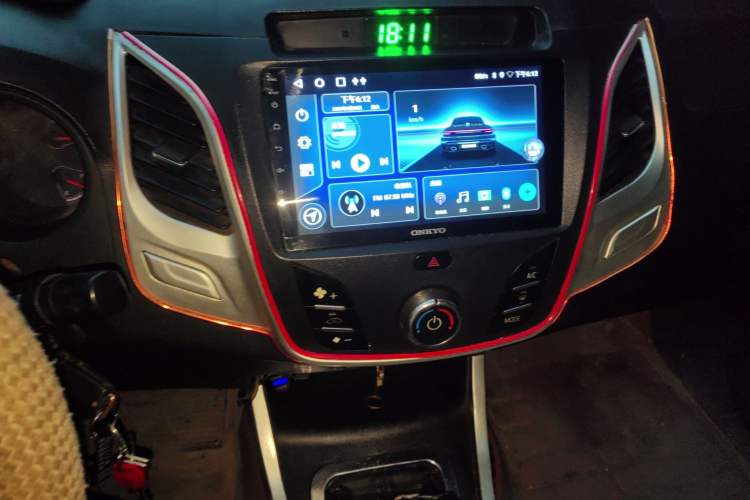 Used Huanghai Xianglong 2017 2.8T N1S Extended-Size Diesel Two-Wheel Drive Sport Edition JE493ZLQ4CB Audio And AC Panel