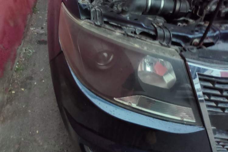 Used Huanghai Xianglong 2017 2.8T N1S Extended-Size Diesel Two-Wheel Drive Sport Edition JE493ZLQ4CB Right Front Headlight