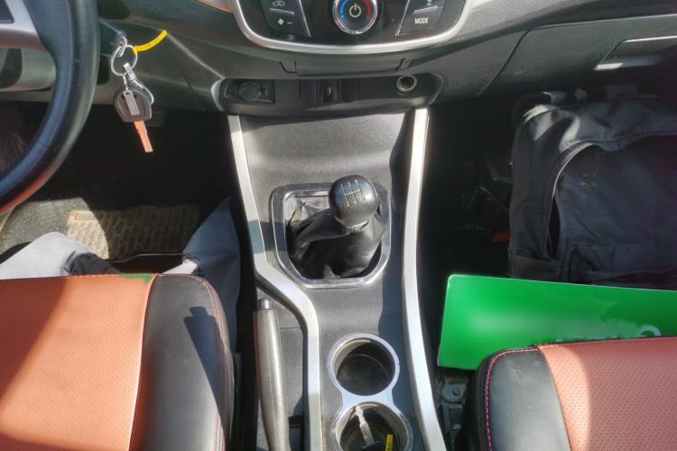 Used Huanghai Xianglong 2017 2.8T N1S Extended-Length Diesel Two-Wheel Drive Sport Edition Gear Lever