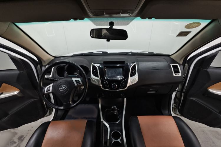 Used Huanghai Xianglong 2017 2.8T N1S Extended-Length Diesel Two-Wheel Drive Sport Edition Interior 8
