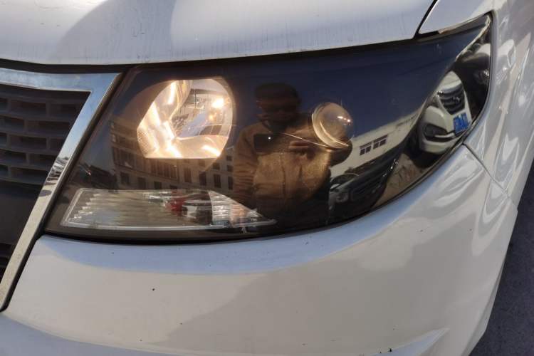 Used Huanghai Xianglong 2017 2.8T N1S Extended-Length Diesel Two-Wheel Drive Sport Edition Left Front Headlight