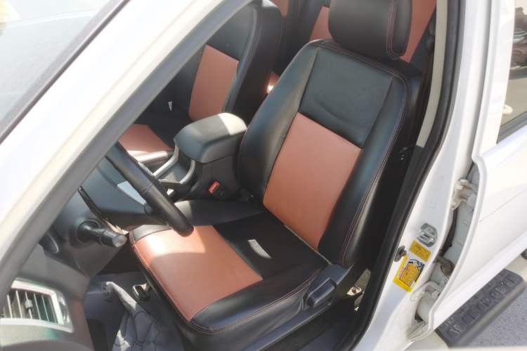 Used Huanghai Xianglong 2017 2.8T N1S Extended-Length Diesel Two-Wheel Drive Sport Edition Left Front Seat
