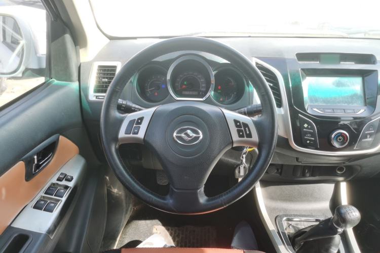 Used Huanghai Xianglong 2017 2.8T N1S Extended-Length Diesel Two-Wheel Drive Sport Edition Steering Wheel