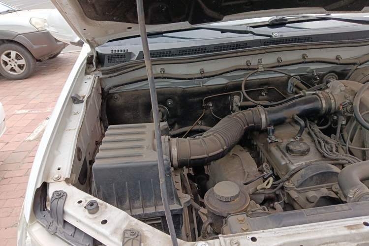 Used Huanghai Xianglong  Engine Bay Right
