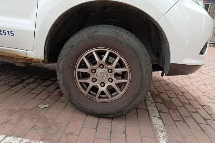 Used Huanghai Xianglong  Right Front Wheel Hub
