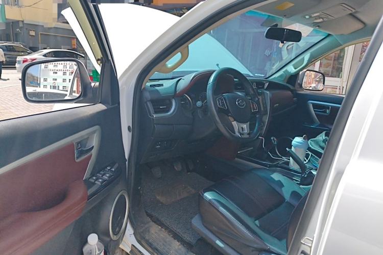 Used Huanghai Xianglong 2019 2.8T N1S Two-Wheel Drive Diesel Sport Edition Extended Cab JE493ZLQ5D Driver Seat