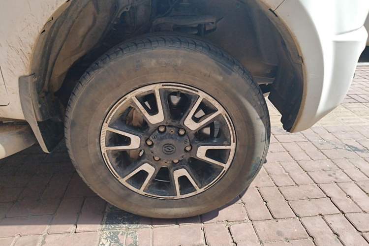 Used Huanghai Xianglong 2019 2.8T N1S Two-Wheel Drive Diesel Sport Edition Extended Cab JE493ZLQ5D Right Front Wheel Hub