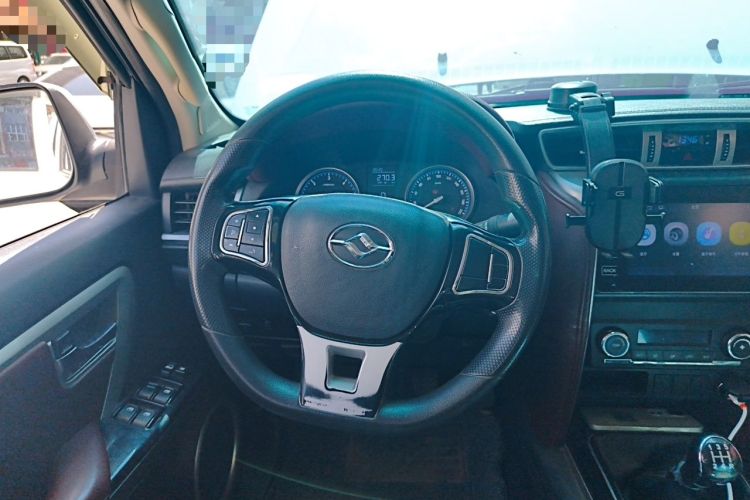 Used Huanghai Xianglong 2019 2.8T N1S Two-Wheel Drive Diesel Sport Edition Extended Cab JE493ZLQ5D Steering Wheel