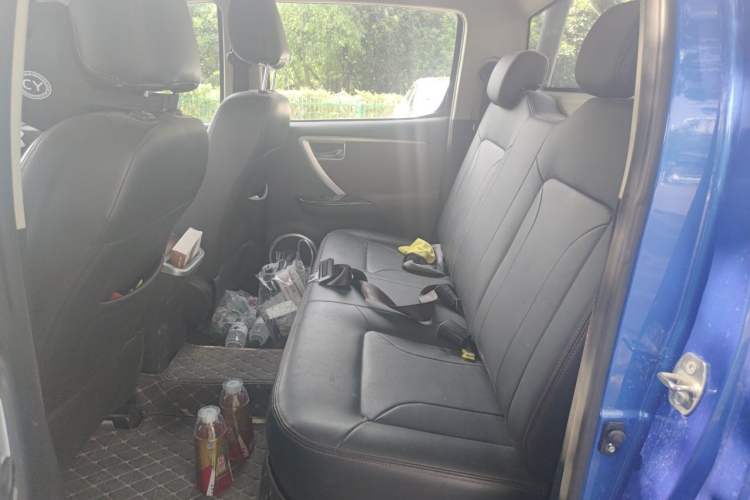 Used Huanghai Xianglong 2020 2.4T N1S Two-Wheel Drive Gasoline Sport Edition with Extended Flat-Bottom Cargo Bed China VI Emission Standard 4K22D4T Left Rear Seat