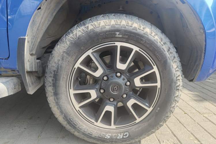Used Huanghai Xianglong 2020 2.4T N1S Two-Wheel Drive Gasoline Sport Edition with Extended Flat-Bottom Cargo Bed China VI Emission Standard 4K22D4T Right Front Wheel Hub