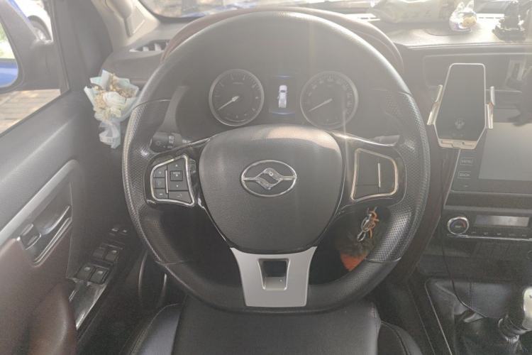 Used Huanghai Xianglong 2020 2.4T N1S Two-Wheel Drive Gasoline Sport Edition with Extended Flat-Bottom Cargo Bed China VI Emission Standard 4K22D4T Steering Wheel