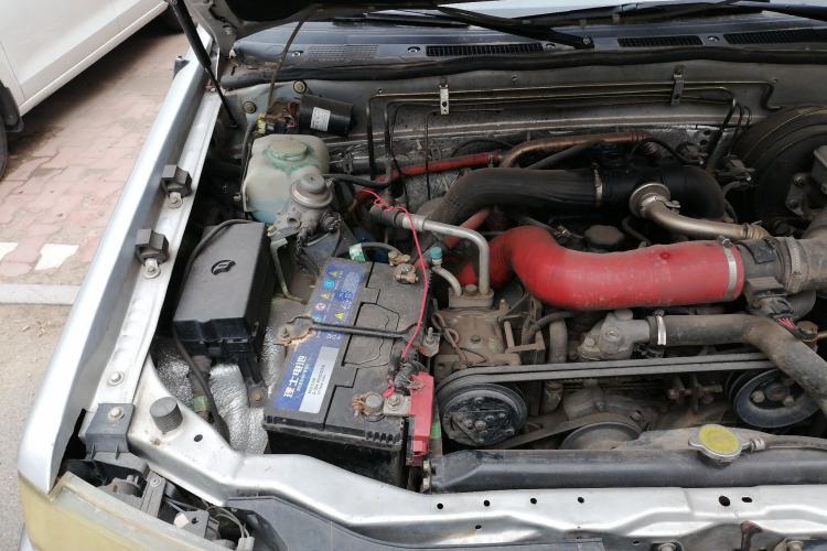 Used Huanghai Xiao Chaishen 2007 2.4T Diesel Standard Version Engine Bay Right