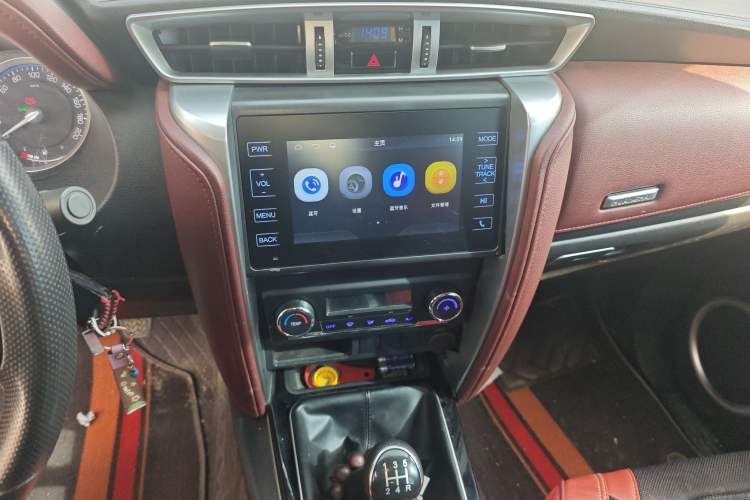 Used Huanghai Xiao Niu 2021 2.4L N1 Manual Gasoline Two-Wheel Drive Chuanfu Type Extended Flat-Bottom Cargo Bed 4K22 Audio And AC Panel