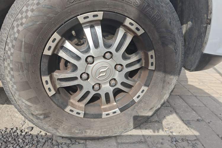 Used Huanghai Xiao Niu 2021 2.4L N1 Manual Gasoline Two-Wheel Drive Chuanfu Type Extended Flat-Bottom Cargo Bed 4K22 Right Front Wheel Hub
