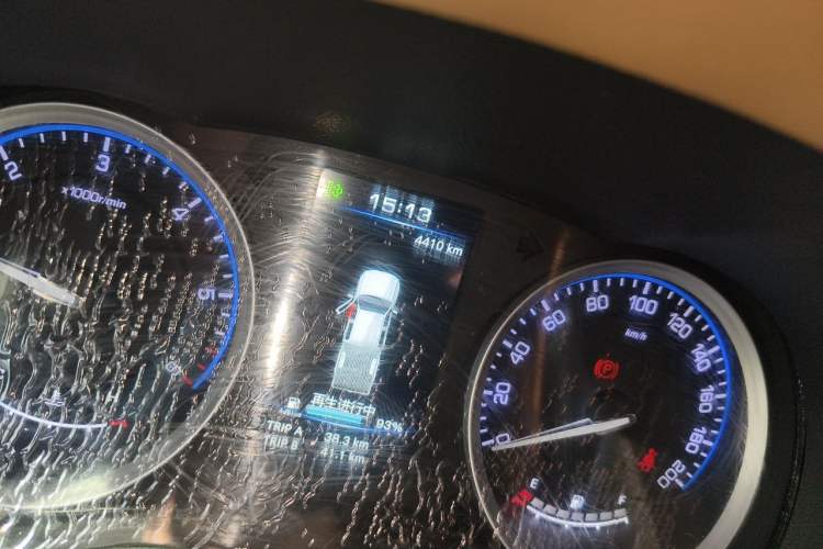 Used Huanghai Ye Niu  Odometer Close Up