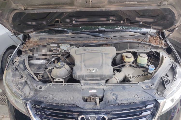 Used Huasong 7 2015 2.0T Automatic Comfort Model Engine Bay