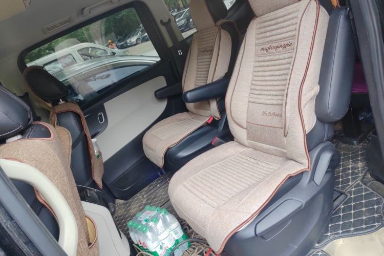 Used Huasong 7 2015 2.0T Automatic Comfort Model Left Rear Seat