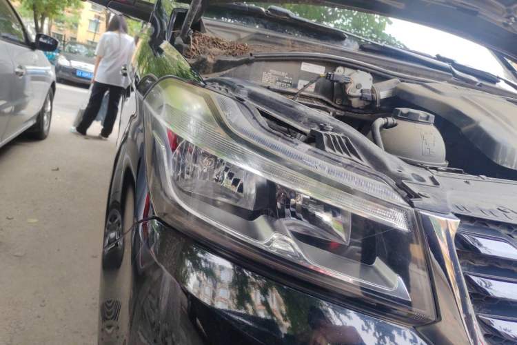 Used Huasong 7 2015 2.0T Automatic Comfort Model Right Front Headlight