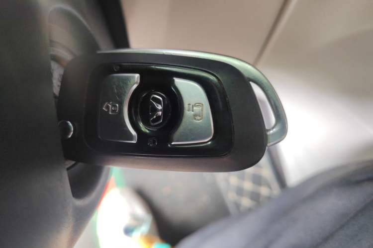 Used Huasong 7 2015 2.0T Automatic Comfort Model Vehicle Key
