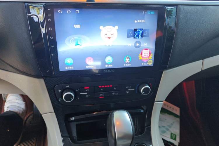 Used Huasong 7 2015 2.0T Automatic Comfort Model Audio And AC Panel