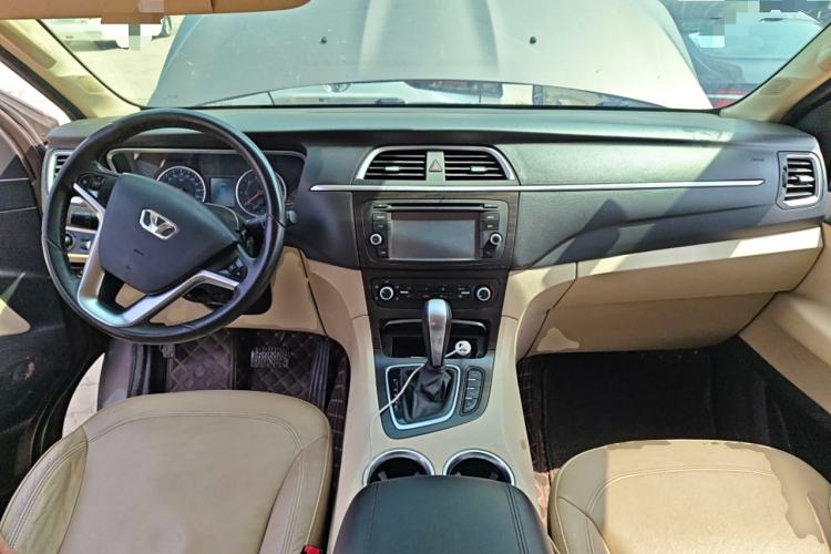 Used Huasong 7 2015 2.0T Automatic Flagship Edition Center Console
