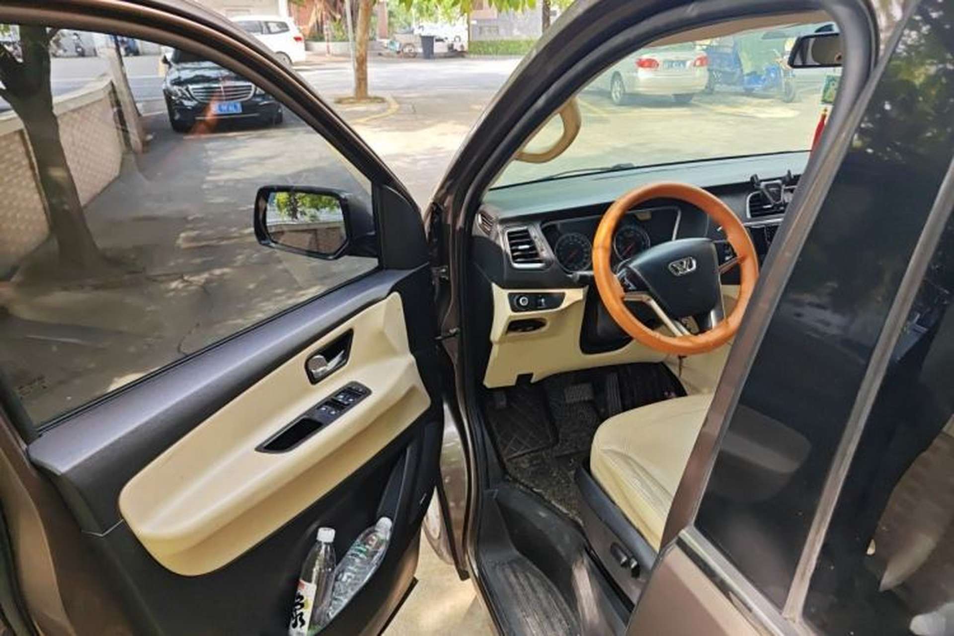 Used Huasong 7 2015 2.0T Automatic Flagship Edition Driver Seat