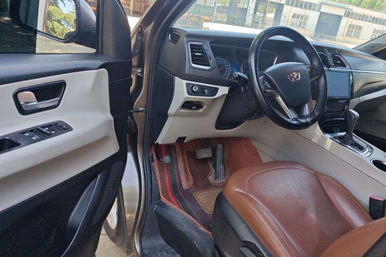 Used Huasong 7 2015 2.0T Automatic Comfort Model Driver Seat