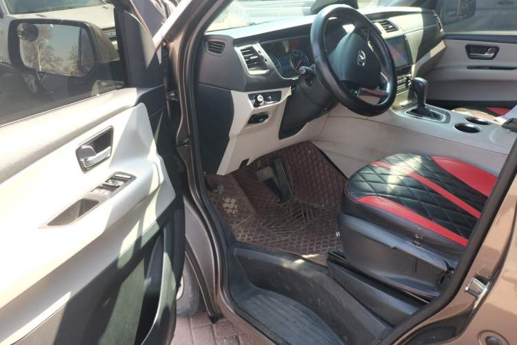 Used Huasong 7 2015 2.0T Automatic Comfort Model Driver Seat
