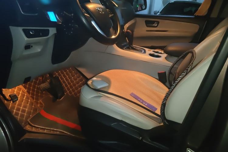 Used Huasong 7 2015 2.0T Automatic Comfort Model Driver Seat