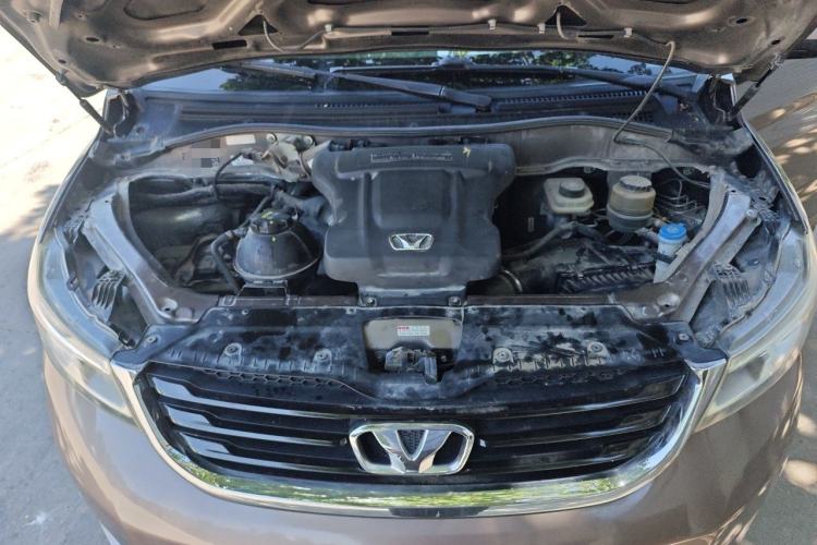 Used Huasong 7 2015 2.0T Automatic Comfort Model Engine Bay