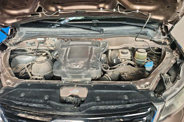 Used Huasong 7 2015 2.0T Automatic Comfort Model Engine Bay
