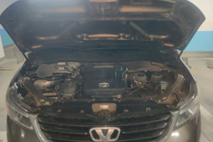 Used Huasong 7 2015 2.0T Automatic Comfort Model Engine Bay