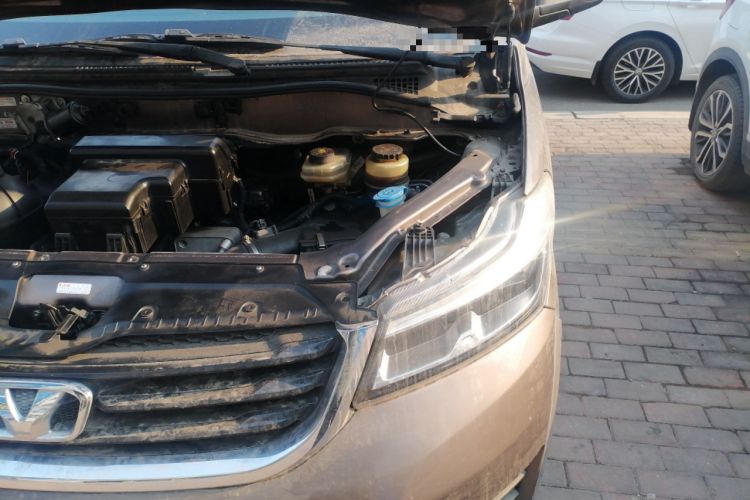 Used Huasong 7 2015 2.0T Automatic Comfort Model Engine Bay Left